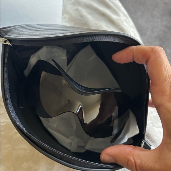 GENTLE MONSTER x MUGLER SUNGLASSES - Picture 6 of 16